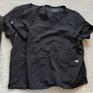 FIGS casma 3 pocket black scrub top XXL